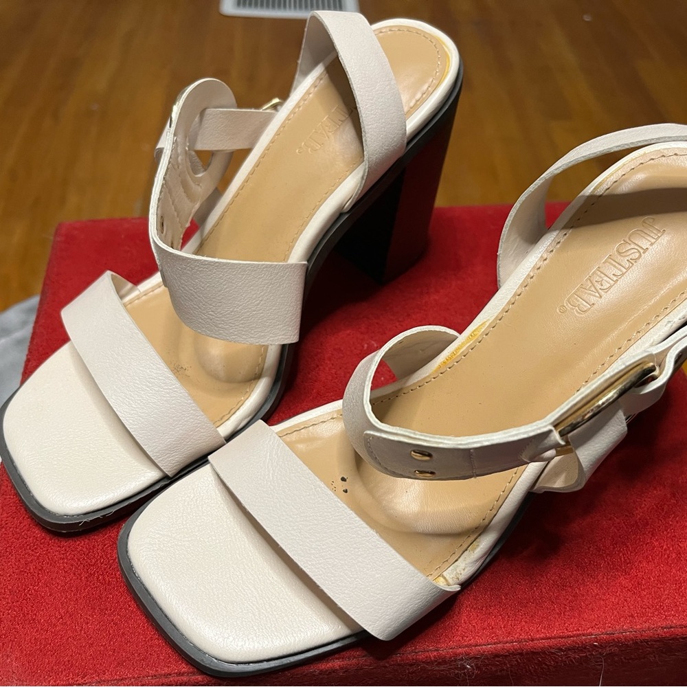 JustFab size 6 women’s creamy white heeled sandals